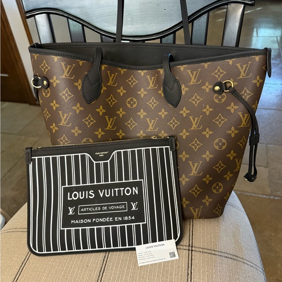 Louis Vuitton MM Reversible - Picture 6 of 7